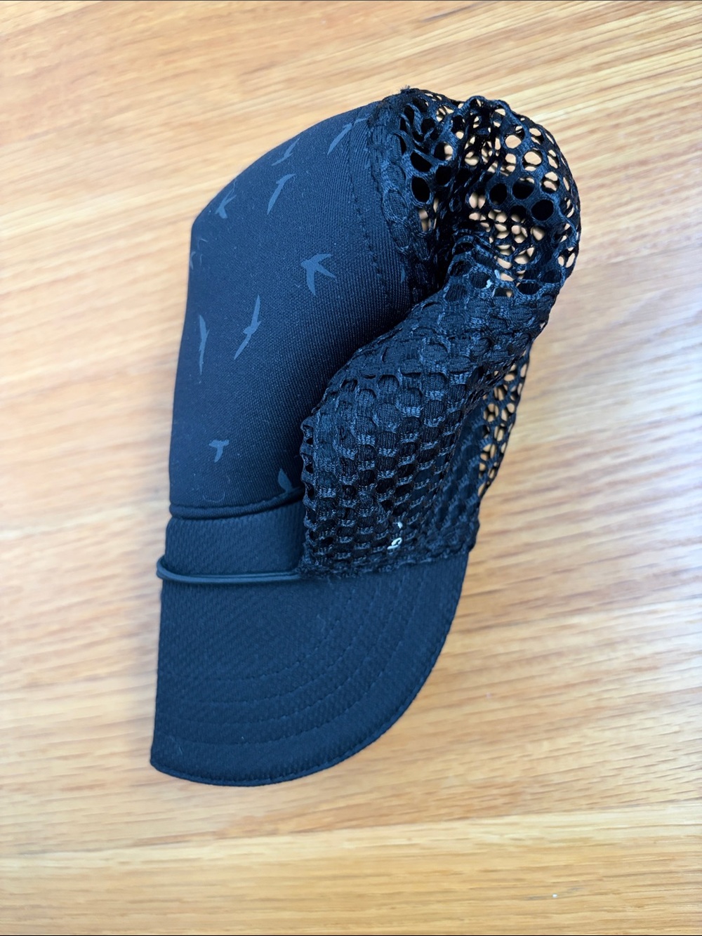 Oiselle Runner Trucker Hat Black - Picture 5 of 5
